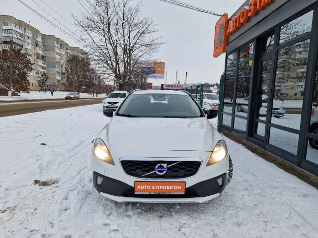 Volvo V40 Cross Country - фото 2