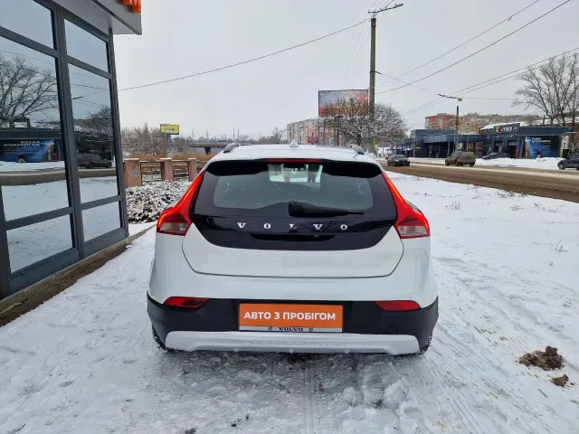 Volvo V40 Cross Country - фото 4