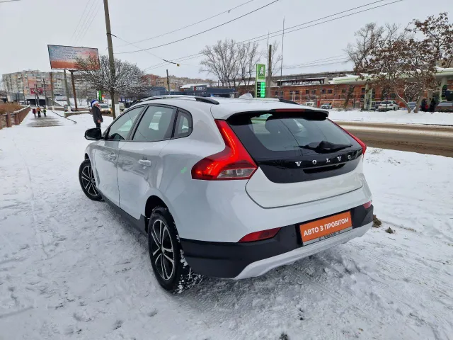 Volvo V40 Cross Country - фото 5