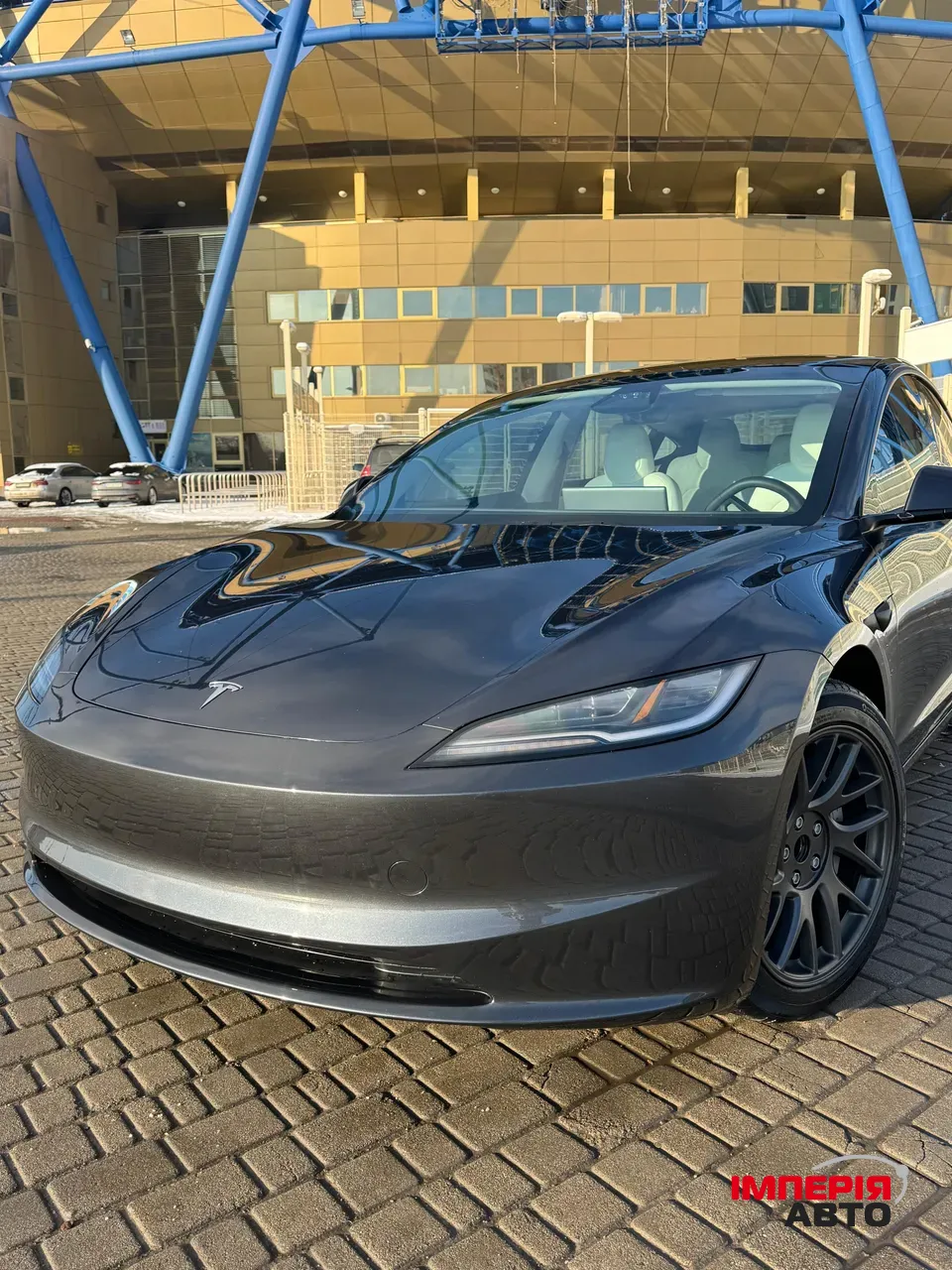 Tesla Model 3 - фото 1