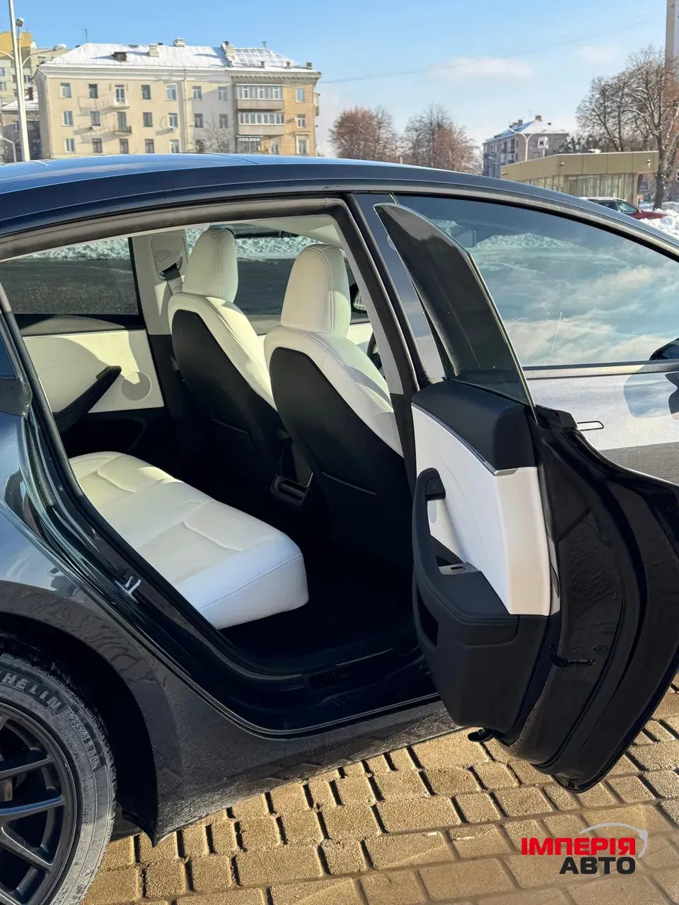 Tesla Model 3 - фото 9