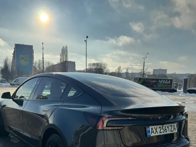 Tesla Model 3 - фото 4