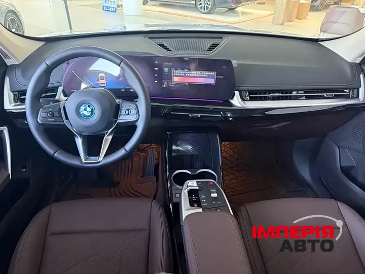 BMW iX1 - фото 7