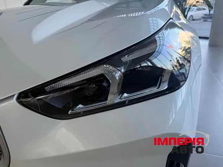 BMW iX1 - фото 5