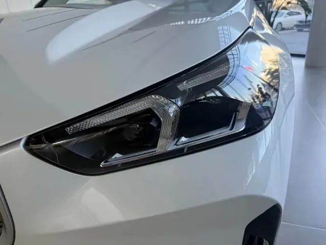 BMW iX1 - фото 5