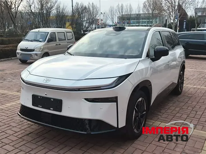 Toyota bZ4X - фото 1