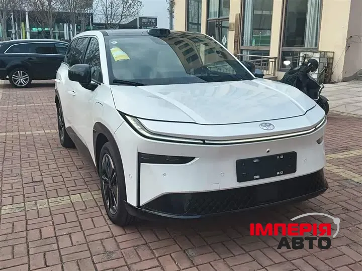 Toyota bZ4X - фото 3