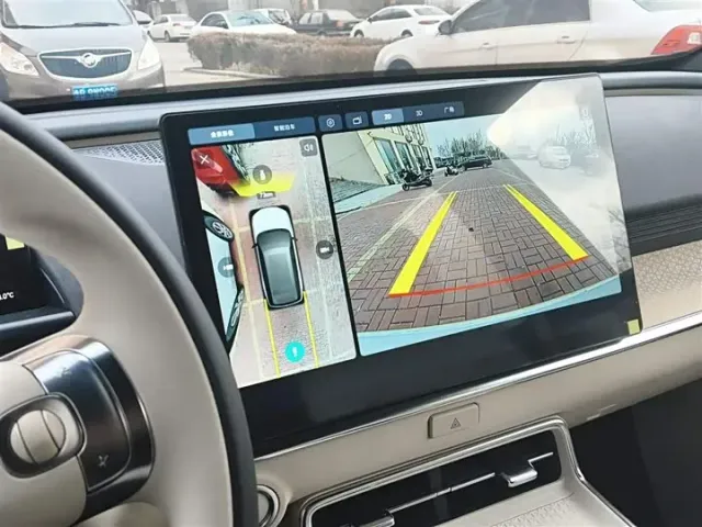 Toyota bZ4X - фото 5