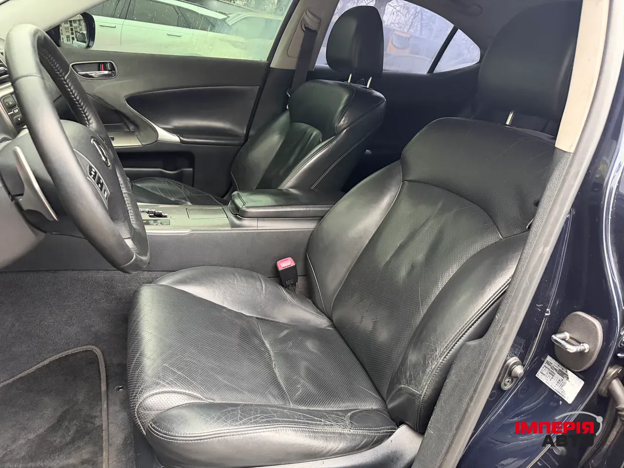 Lexus IS - фото 16