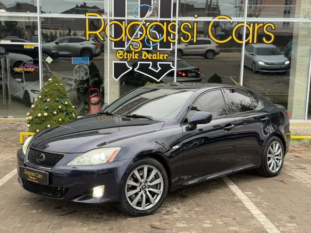 Lexus IS - фото 1