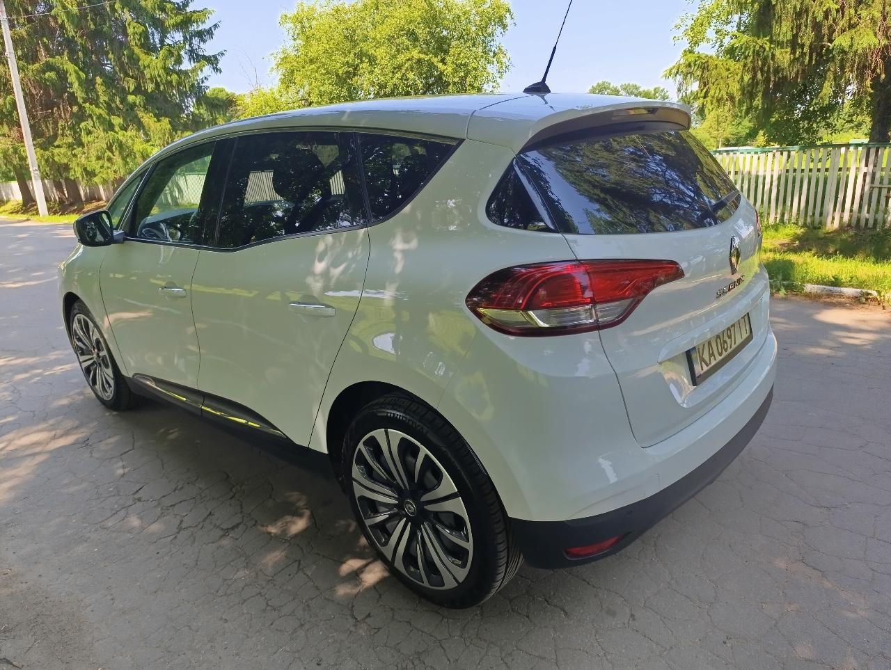 Renault Scenic - фото 23