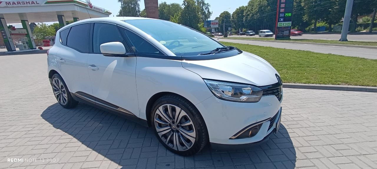 Renault Scenic - фото 12