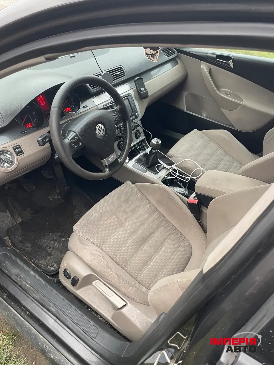 Volkswagen Passat - фото 2