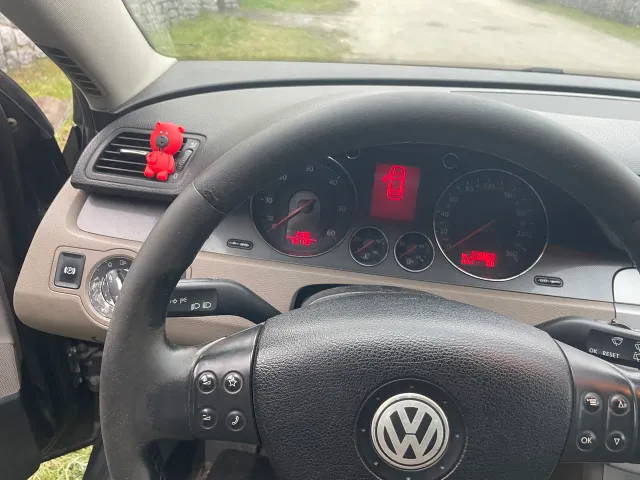 Volkswagen Passat - фото 1