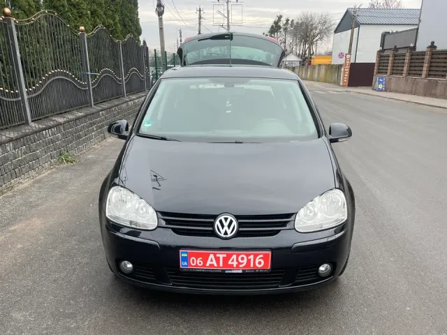 Volkswagen Golf - фото 1