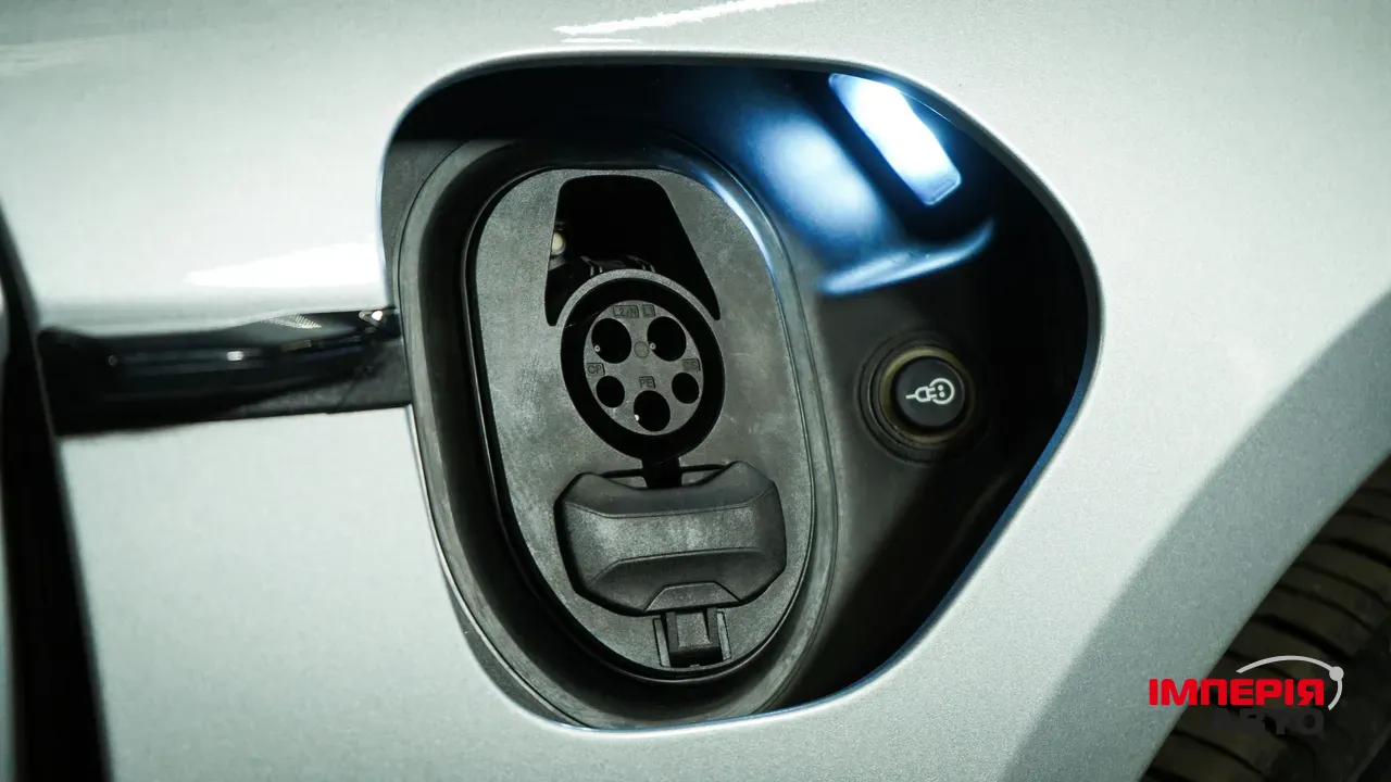 Porsche Taycan - фото 13