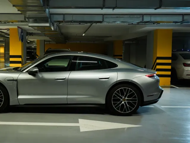 Porsche Taycan - фото 5