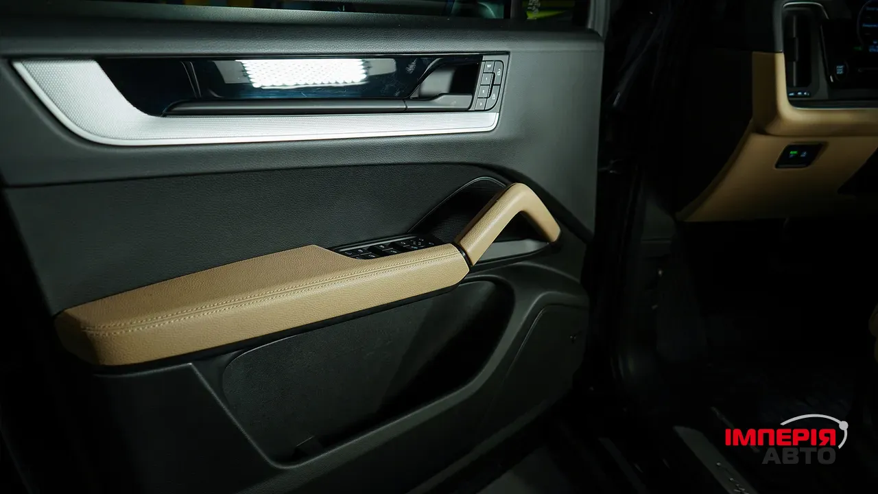 Porsche Cayenne - фото 16