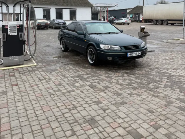 Toyota Camry - фото 4
