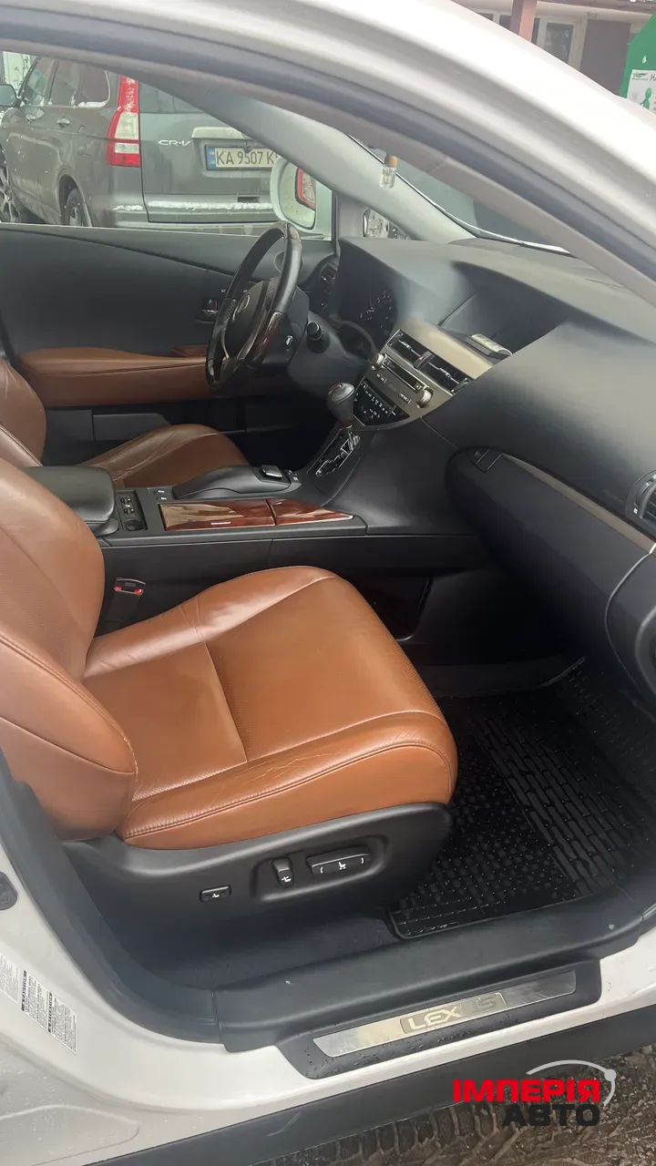 Lexus RX - фото 29