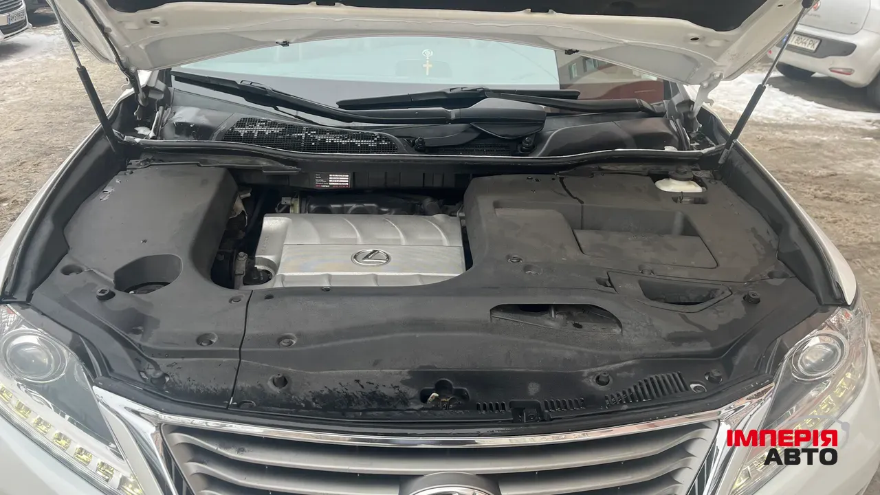 Lexus RX - фото 25