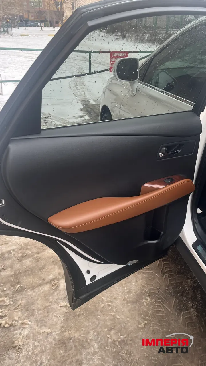 Lexus RX - фото 34