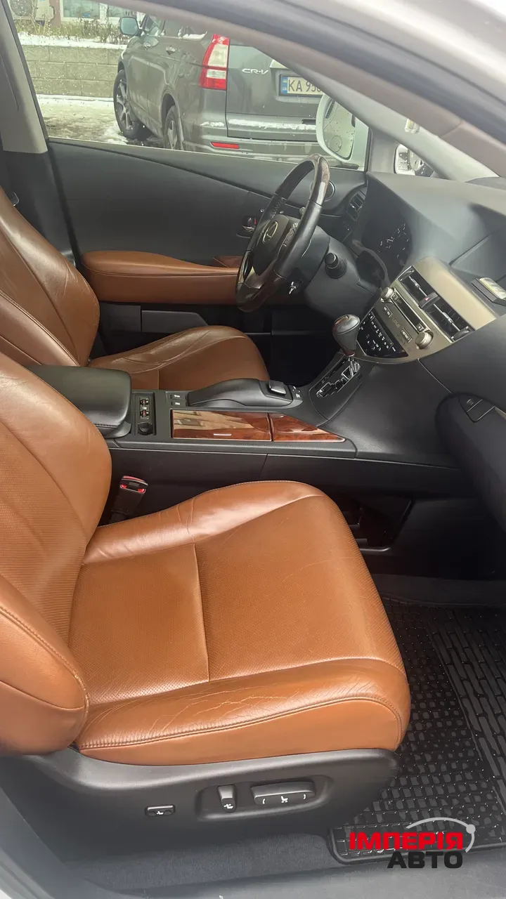 Lexus RX - фото 23