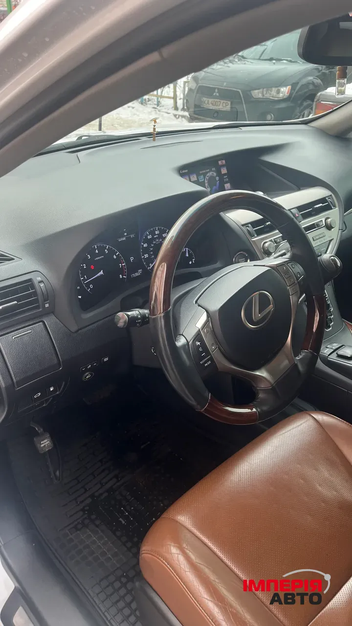 Lexus RX - фото 27
