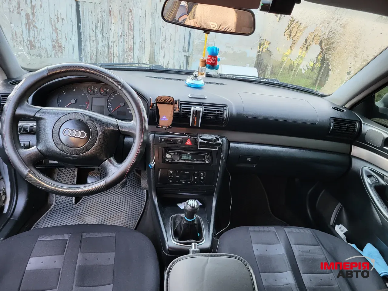 Audi A4 - фото 9