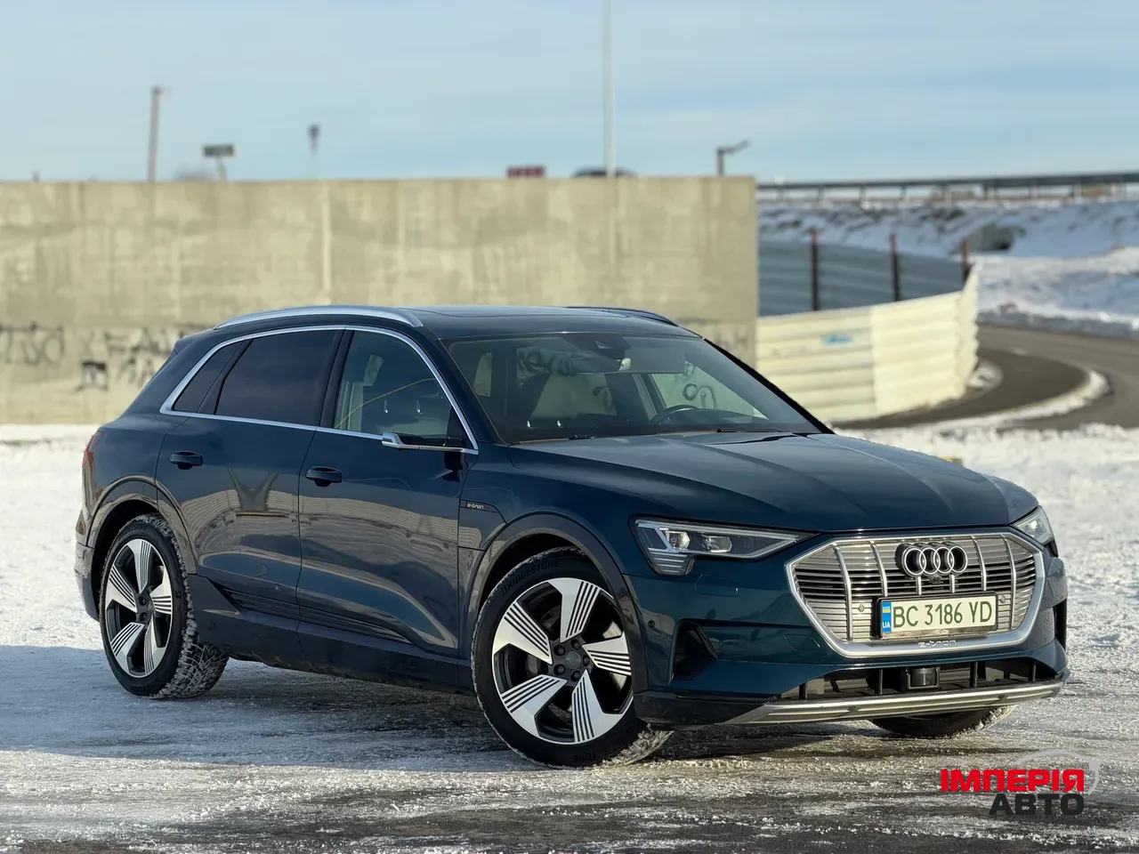Audi e-tron - фото 1