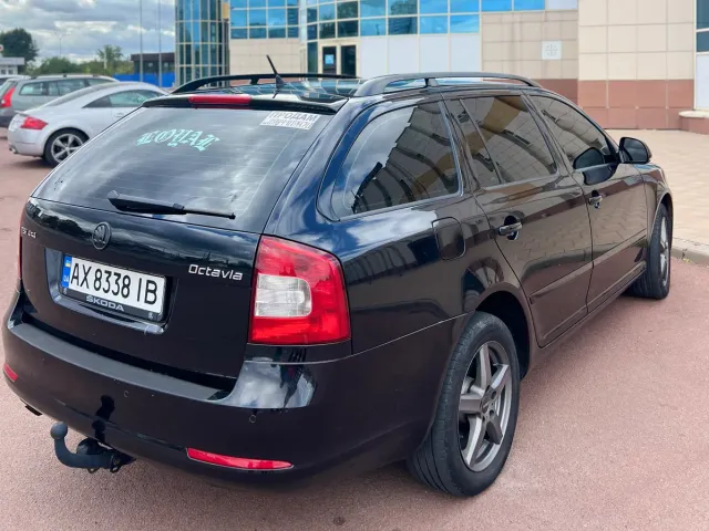Skoda Octavia - фото 3