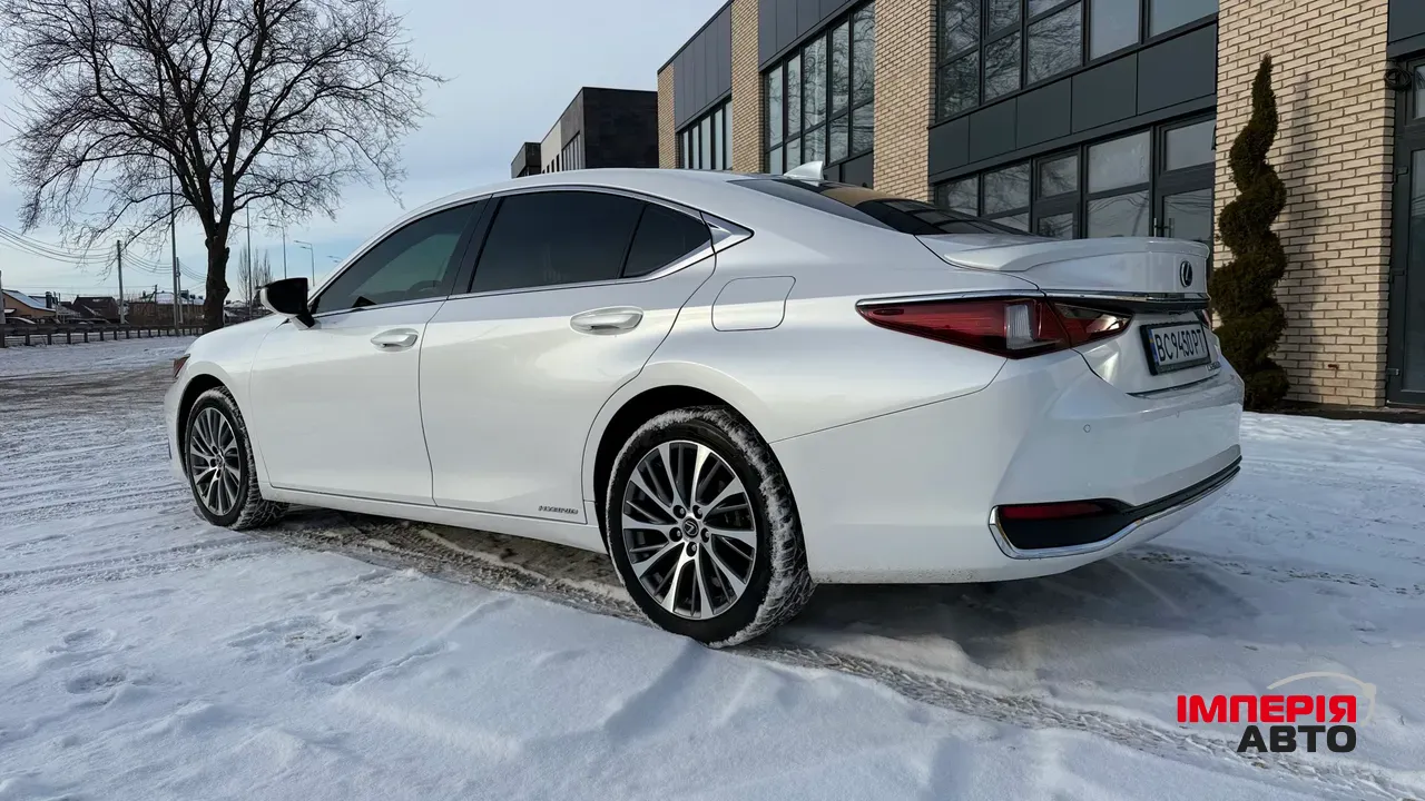 Lexus ES - фото 6