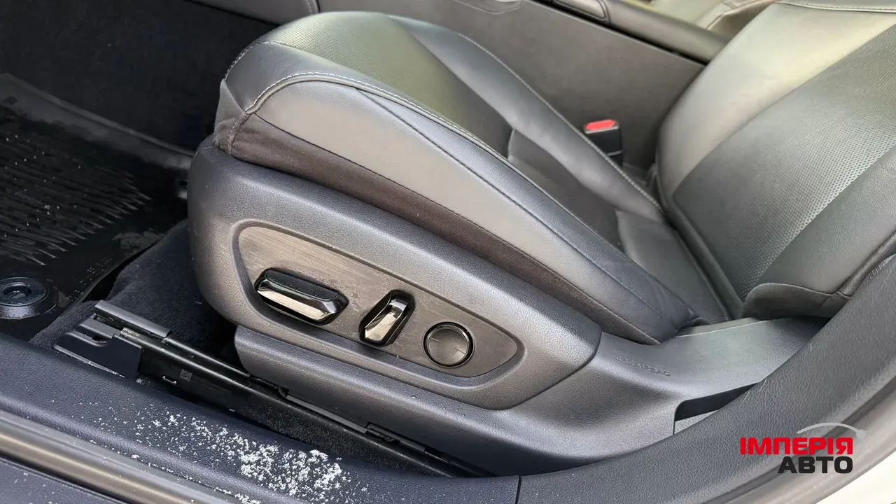 Lexus ES - фото 13