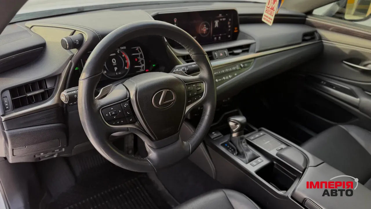 Lexus ES - фото 9