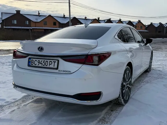 Lexus ES - фото 5