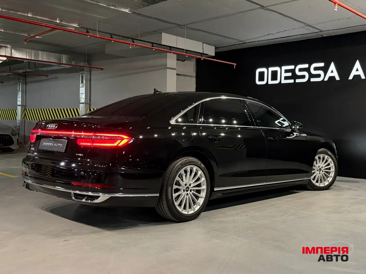 Audi A8 - фото 12