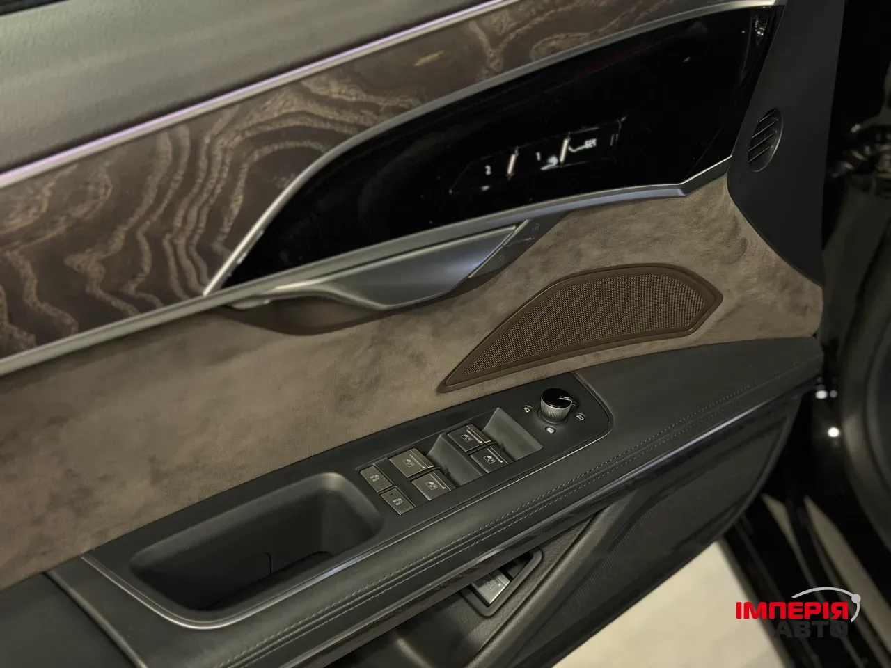 Audi A8 - фото 17