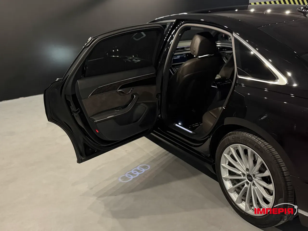 Audi A8 - фото 22