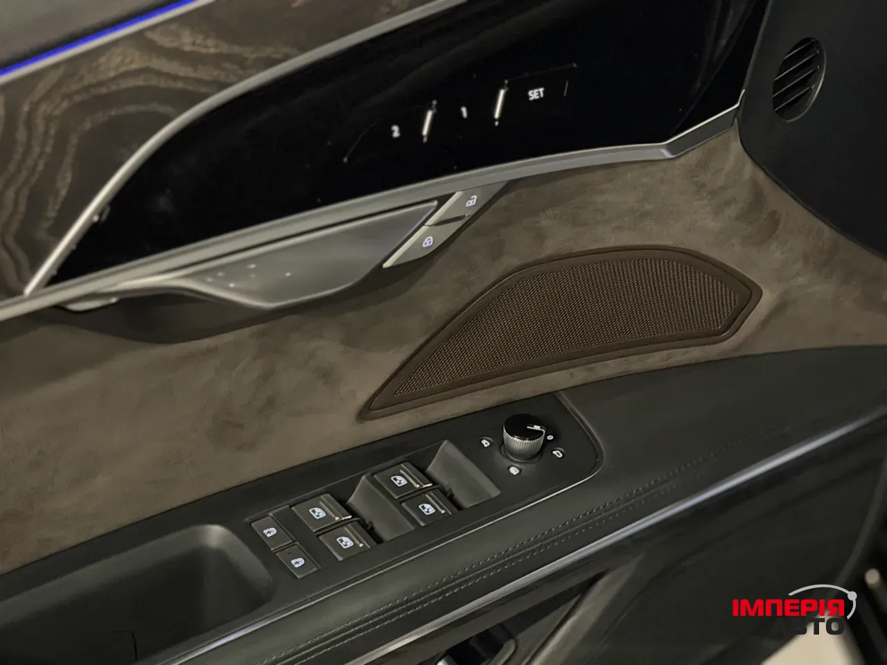 Audi A8 - фото 27