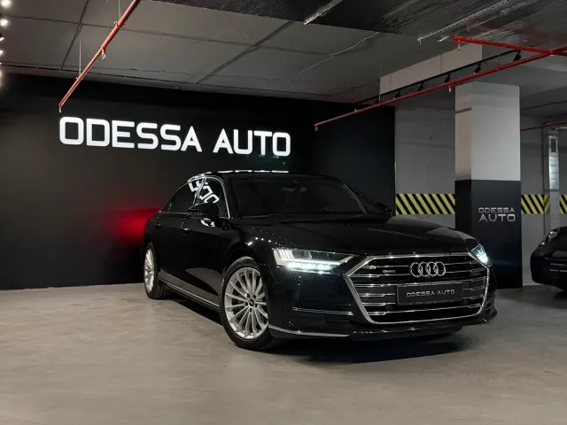 Audi A8 - фото 5