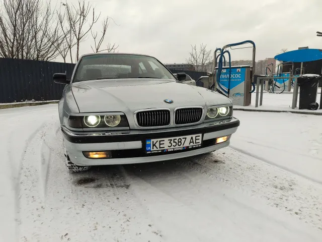 BMW 7 серії - фото 5