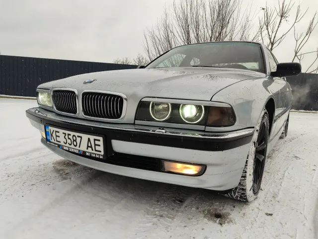 BMW 7 серії - фото 2