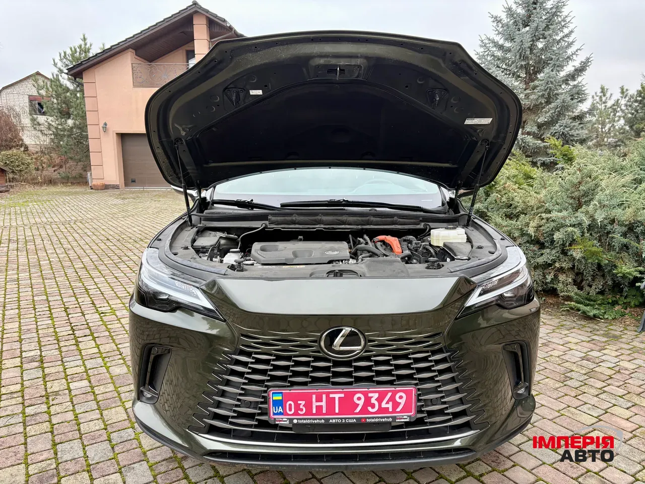 Lexus RX - фото 11