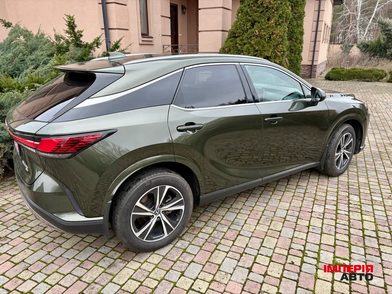 Lexus RX - фото 9