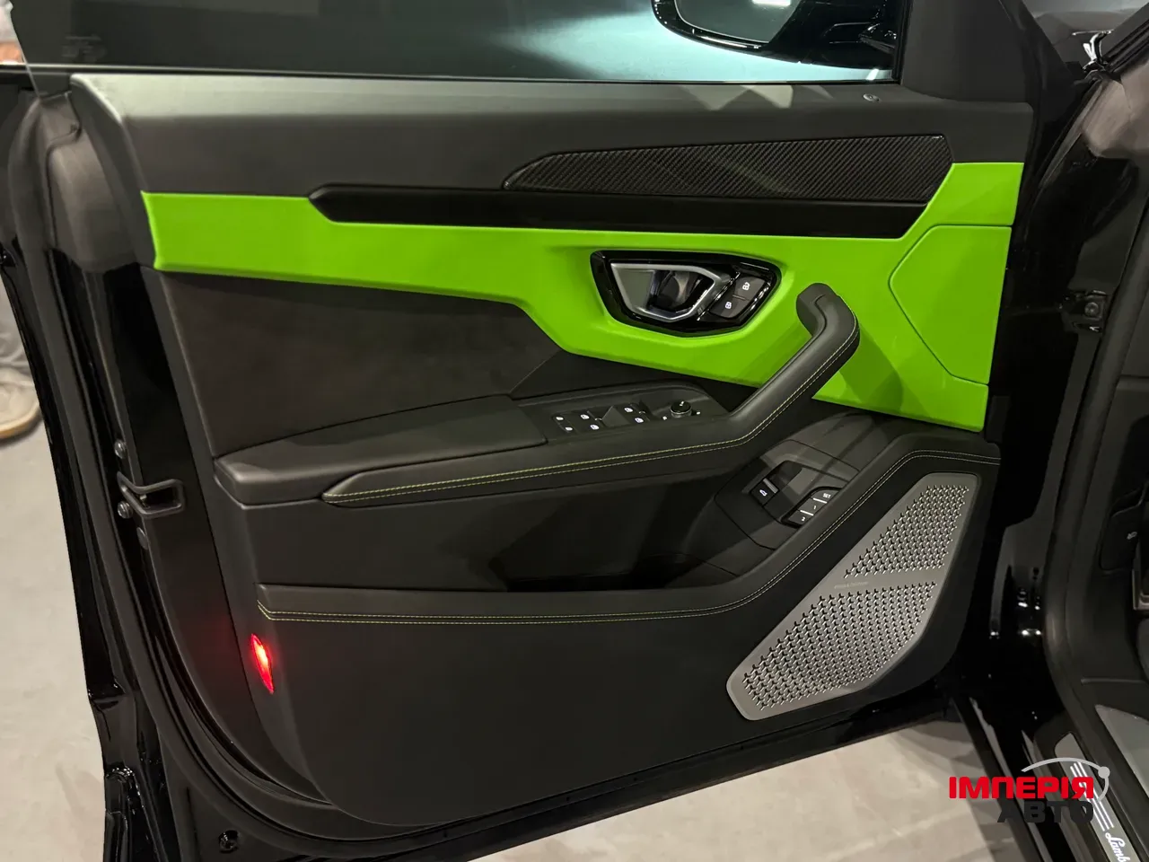 Lamborghini Urus - фото 13