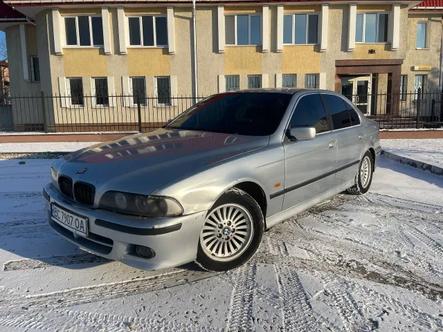 BMW 5 серії - фото 1