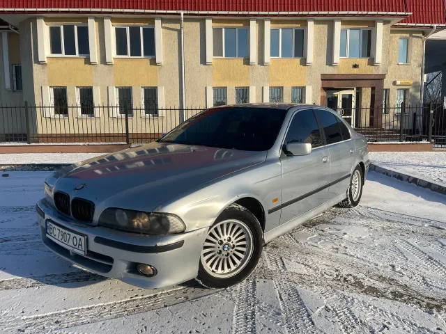 BMW 5 серії - фото 2