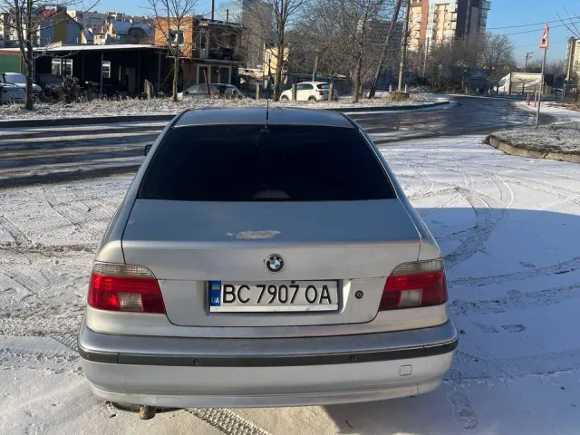 BMW 5 серії - фото 5