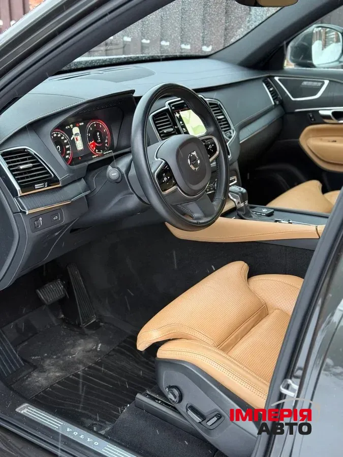 Volvo XC90 - фото 11