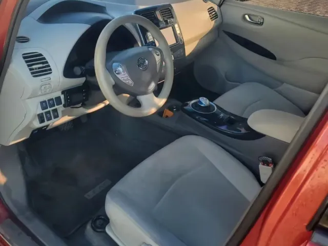 Nissan Leaf - фото 4